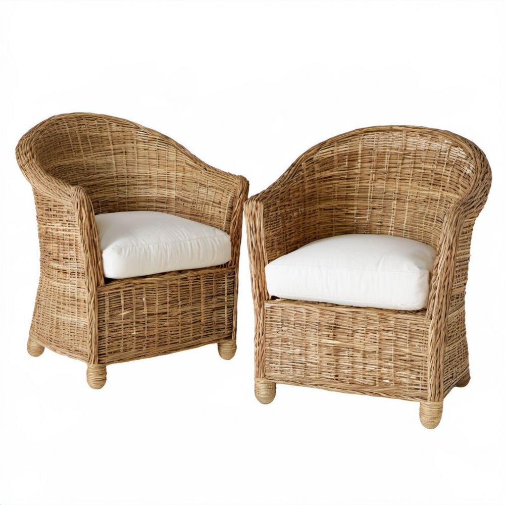 Zestaw 2 foteli z wikliny naturalnej z białymi poduszkami, 65 × 70 × 80 cm